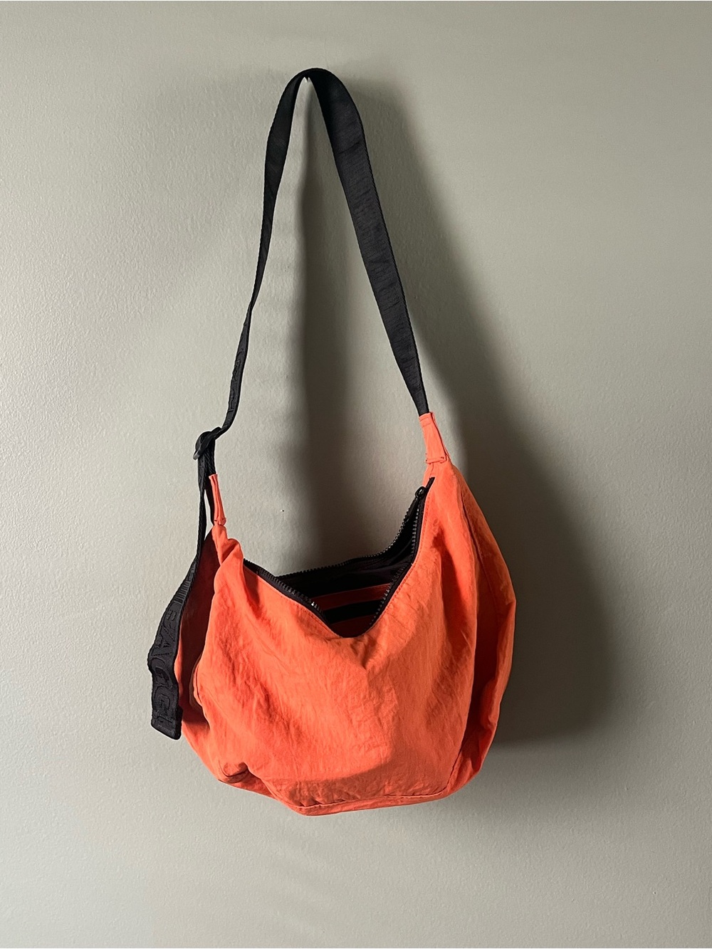BAGGU Medium Crescent Nasturtium EUC